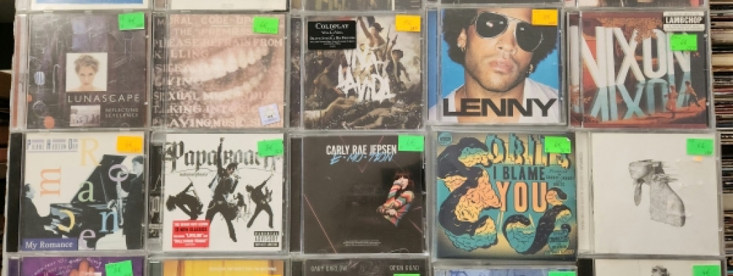 AMY WINEHOUSE , ARCADE FIRE…NOVA KOLEKCIJA CDa U FREE BIRDU