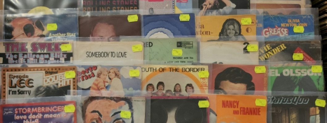 SEX PISTOLS   , QUEEN , CLASH…STIGLA ODLIČNA KOLEKCIJA SINGLICA!!!