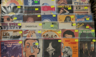 SEX PISTOLS   , QUEEN , CLASH…STIGLA ODLIČNA KOLEKCIJA SINGLICA!!!