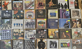 QUEEN, BEATLES, BRUCE SPRINGSTEEN…IZNIMNA KOLEKCIJA CDa ROCK ANTOLOGIJE