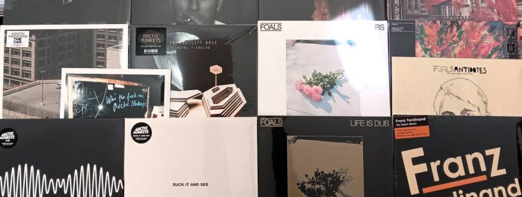ARCTIC MONKEYS, BLACK KEYS, DUA LIPA…STIGLE NOVE PLOČE!!!