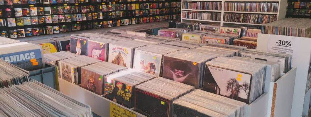 Free Bird je već dugo mjesto na kojem ćete uvijek naći najveći izbor ploča i ostalih nosača zvuka u Hrvatskoj, pa i šire....