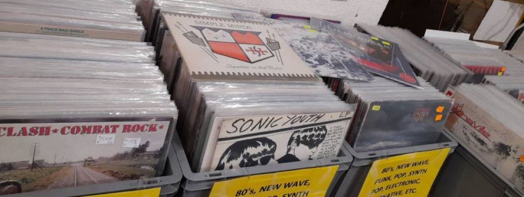 PREKO 3000 LP-a NA PONUDI „PLATI 2 – UZMI 3“!!!