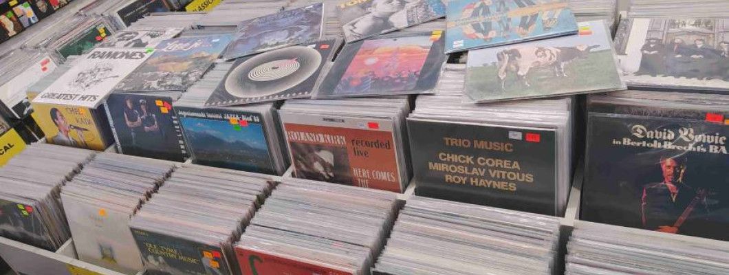 BIG RECORD SALE IN FREE BIRD