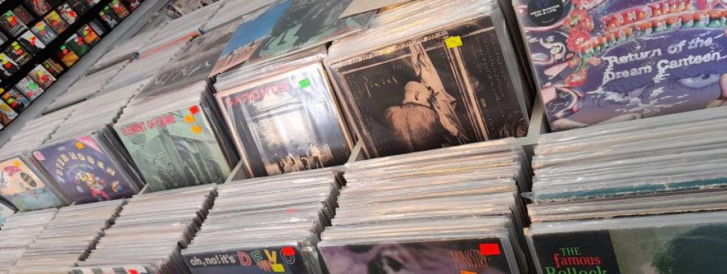 LP PLOČE RED HOT CHILI PEPPERS, CLASH…