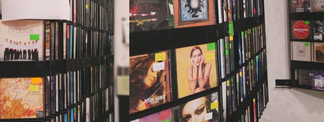 VRIJEDNI POKLONI ZA KUPCE DOMAĆIH CD-a!!!